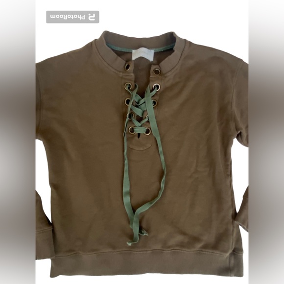 Storia Size Medium. Green sweater with lace up feature. - Picture 4 of 4